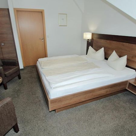 Weinhotel Kienle Burrweiler Buitenkant foto