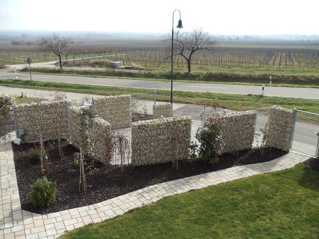 Weinhotel Kienle Burrweiler Buitenkant foto