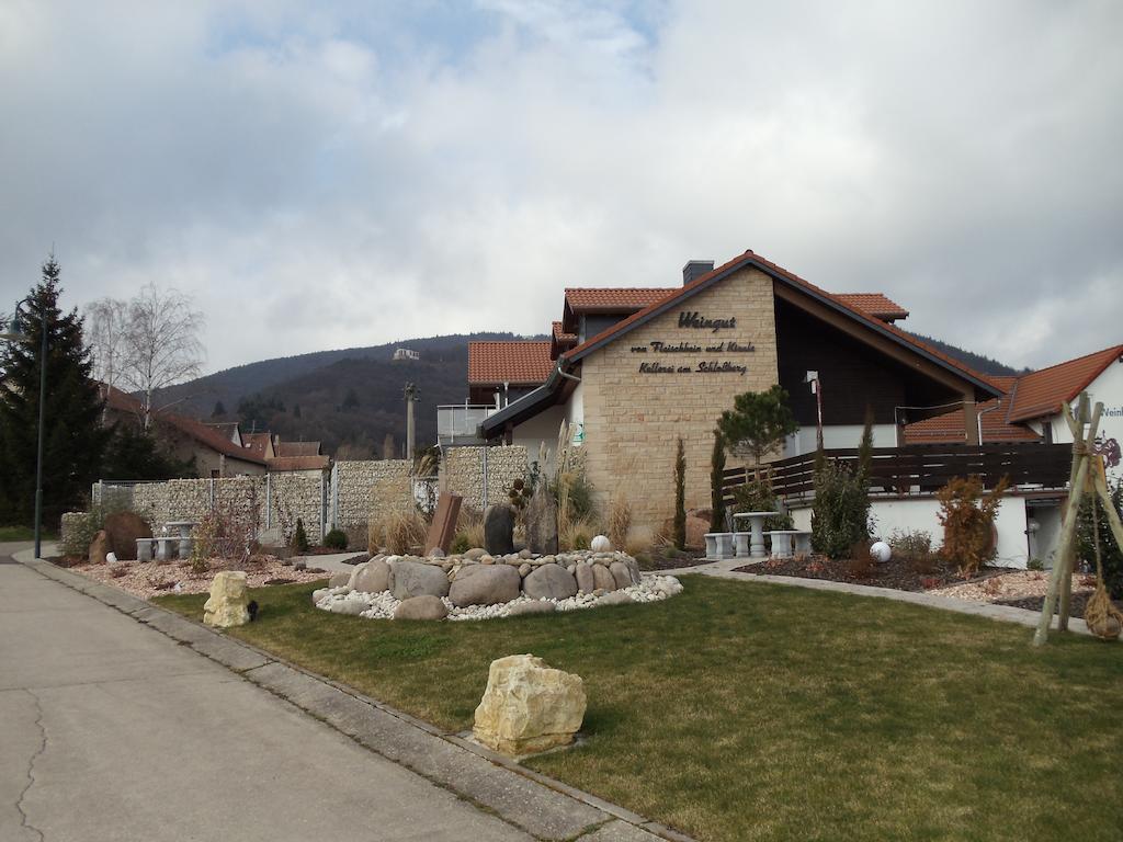 Weinhotel Kienle Burrweiler Buitenkant foto