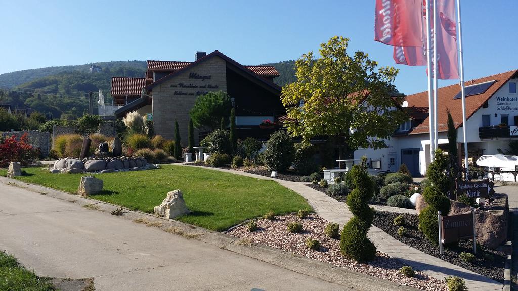 Weinhotel Kienle Burrweiler Buitenkant foto